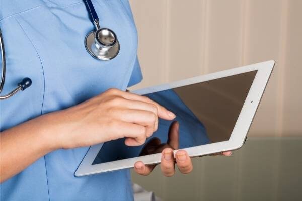 tablets and cell phones for radiology education